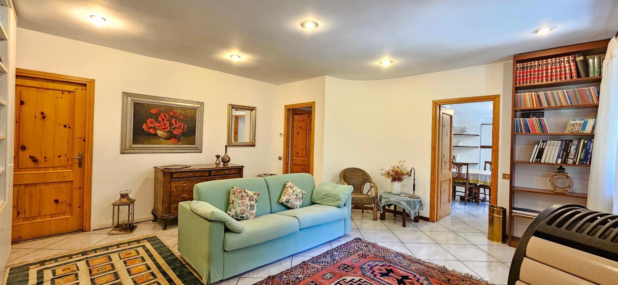 Appartamento Con Ingresso Autonomo, Giardino Privato E Portico Introbio Exterior foto